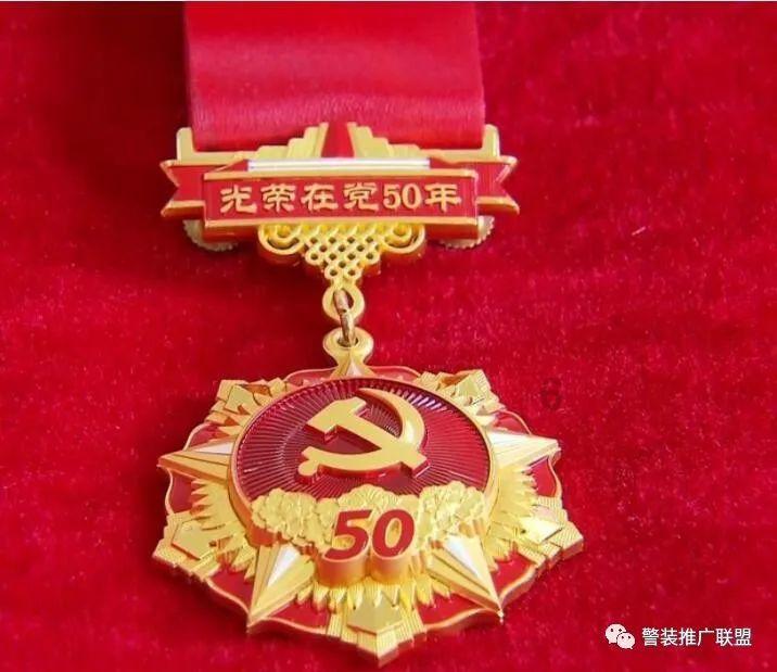 前任主动联系你，关心你，但没聊两句又不聊了，什么心理？
